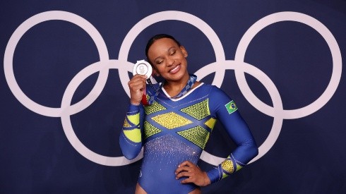 Rebeca Andrade conseguiu a medalha de prata no individual geral (Foto: Getty Images)