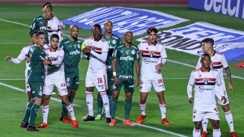 Defesa do São Paulo tem sido eficiente nos últimos jogos contra o Palmeiras (Foto: Marcello Zambrana/AGIF)