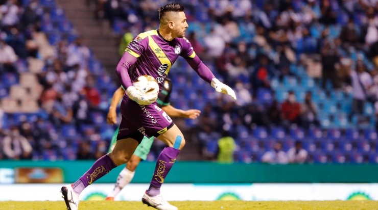 Antony Silva padeció dos tantos del Rebaño.(Imago 7)