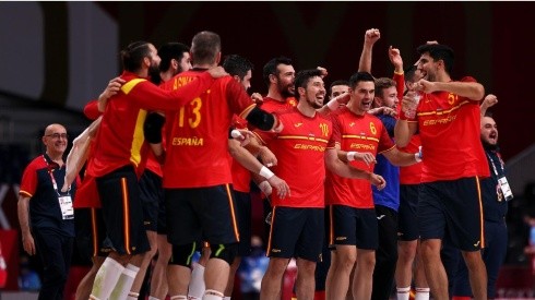 Festejo de España ante la sufrida victoria ante Suecia en cuartos de final del Handball.