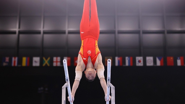 Zou Jingyuan se despide de Tokio 2020 con una dorada y la mejor puntuación de toda la gimnasia en el evento.