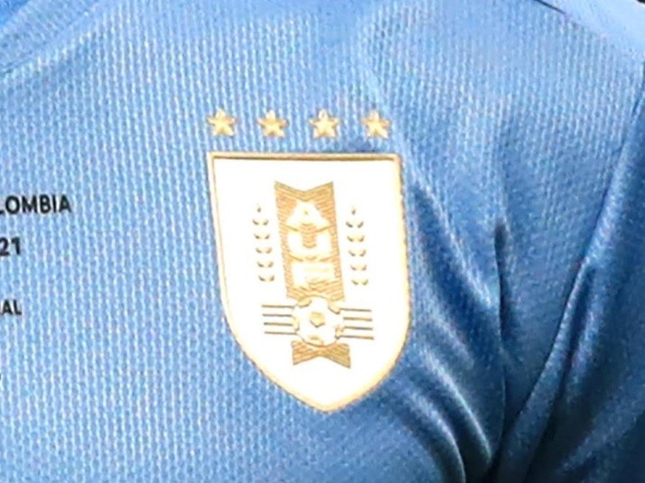 Por qué Uruguay usa cuatro estrellas en su escudo? - Olé
