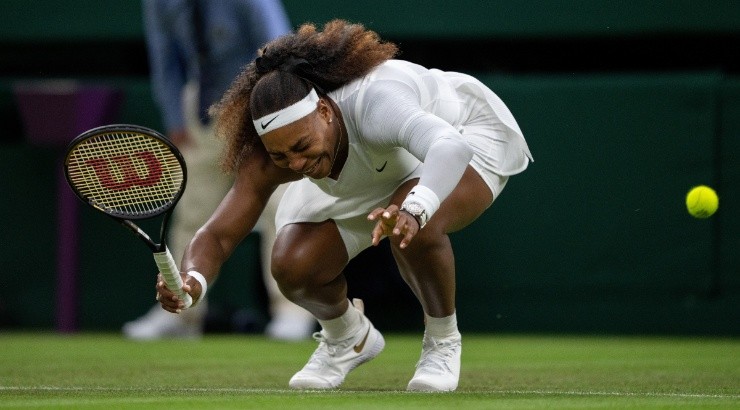 Serena Williams of the United States reacts as she winces in pain at the Wimbledon 2021. (Getty)