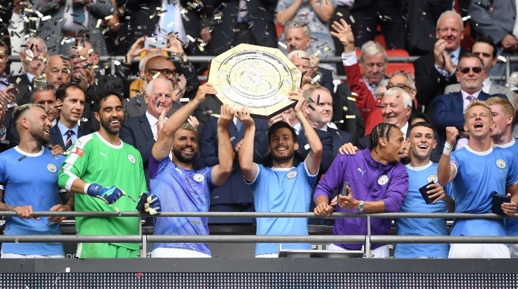 Manchester City players lift the 2019 Community Shield. (Getty)