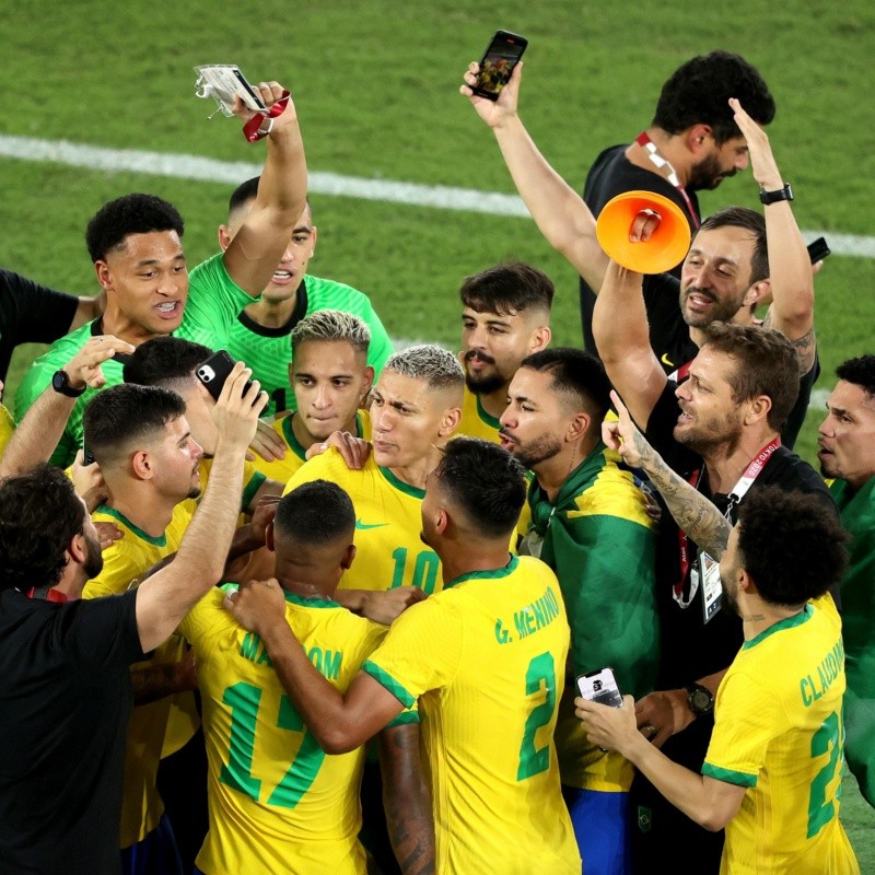 Brasil bate Espanha e conquista bicampeonato olímpico no futebol