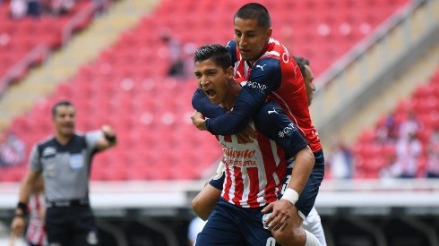 Ángel Zaldívar le da el empate a Chivas 1-1