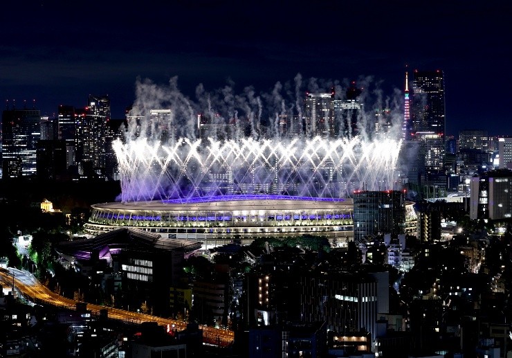El show de fuegos artificiales sobre el Estadio Olímpico. (Getty)