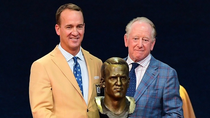 Peyton Manning's Hall of Fame bust: Funniest memes and reactions