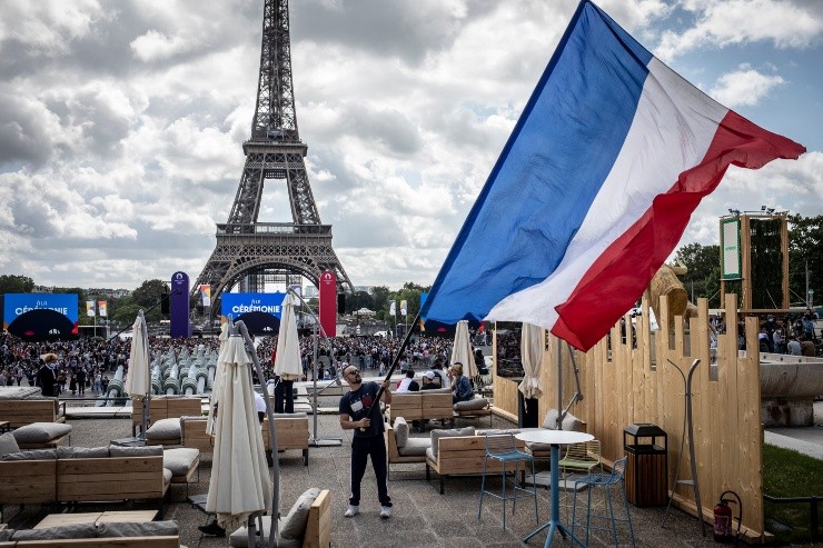Franceses comemoram passagem dos Jogos de Tóquo, para Paris. (Foto: Getty Images)