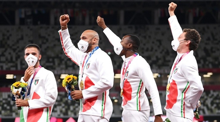 Lorenzo Patta, Lamont Marcell Jacobs, Eseosa Desalu y Filippo Tortu, oro en los 4x100 (Getty Images)