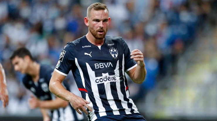 Janssen y un penal por encima del arco.(Imago 7)