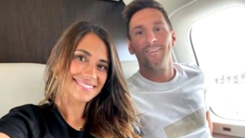 Lionel Messi y Antonela Roccuzzo ya emprenden vuelo rumbo a París.