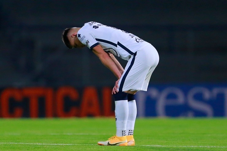 Johan Vásquez no seguiría en Pumas.