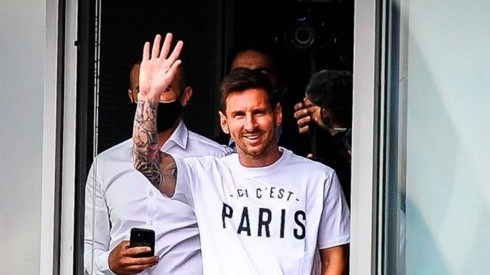 La primera imagen de Lionel Messi en París, previo a firmar con el PSG.