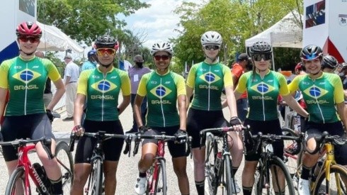 As mulheres da Seleção Brasileira de Ciclismo, no Pan-Americano de Estrada Elite 2021. (Foto: Reprodução Instagram Confederação Brasileira de Ciclismo)