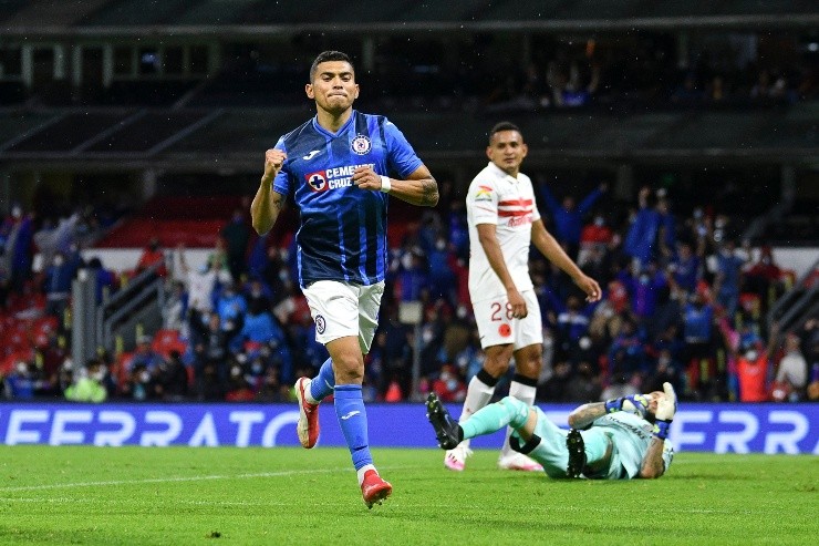 Orbelín Pineda en Cruz Azul