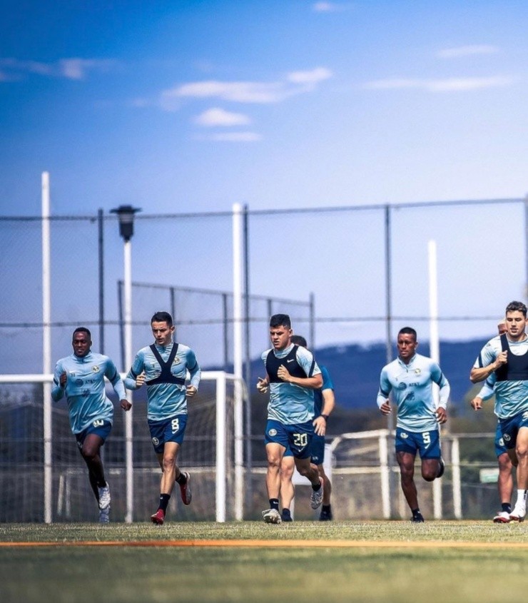 Renato Ibarra playera número 30 en América