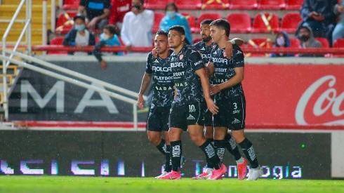 Necaxa se puso en ventaja 1-0 sobre Pumas al minuto 34.
