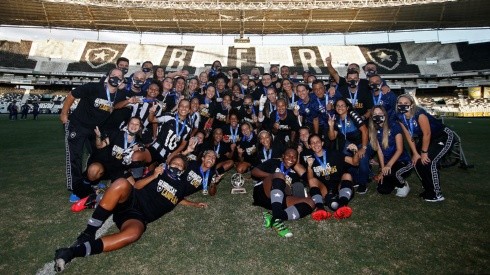 Botafogo é o atual campeão do Campeonato Carioca Feminino (Foto: Vitor Silva/Botafogo)