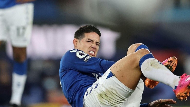 James Rodriguez adolorido con Everton.