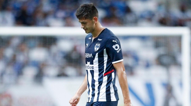 César Montes desafió al silbante. (Imago 7)