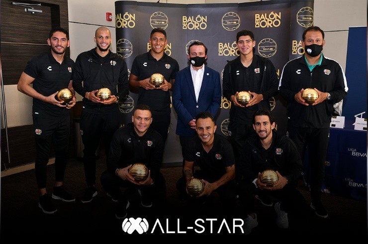 Mikel Arriola entregó los Balones de Oro en la Liga MX.