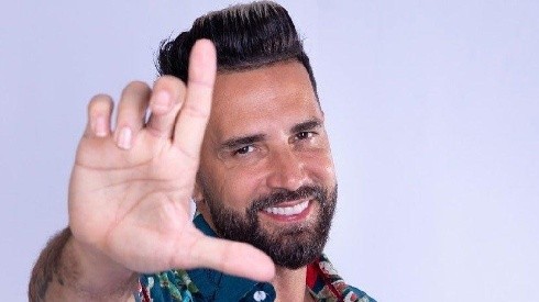 Latino revela que compôs o single 'Tô Nem Aí' após levar um “pé na bunda” de Kelly Key. (Foto: Reprodução)