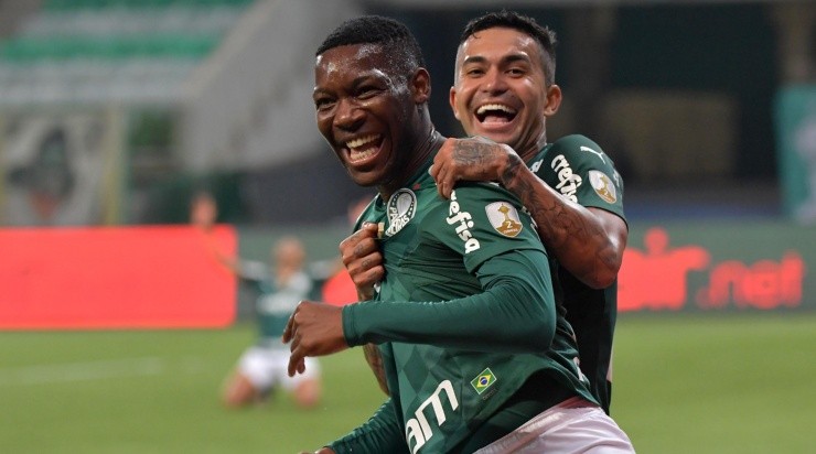 Jogadores do Palmeiras comemoram gol (Foto: Getty Images)