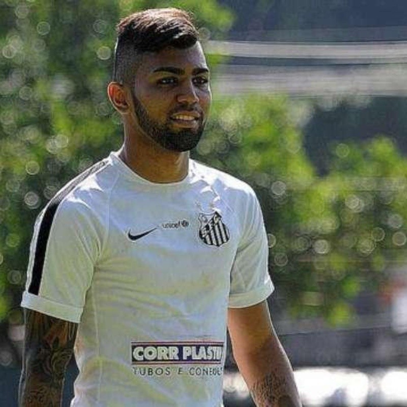 Gabigol volta demonstrar gratidão pelo Santos antes de jogo pelo Brasileirão