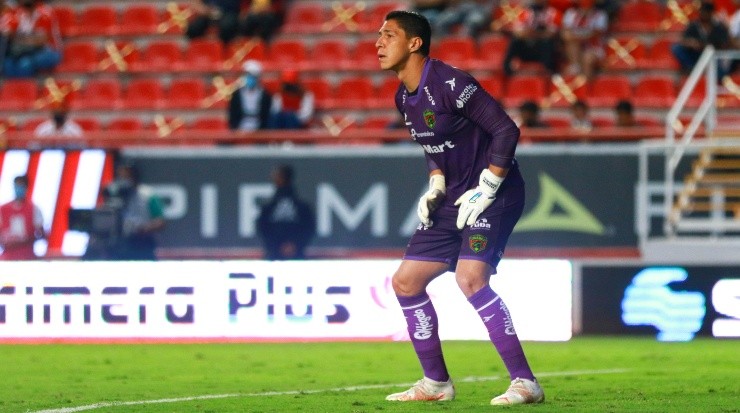 Hugo González, víctima de dos goles de Santos. (Imago 7)