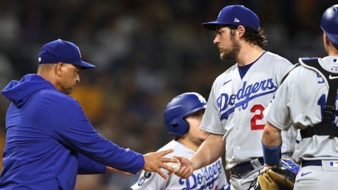 Trevor Bauer tiene más de dos meses sin lanzar con los Dodgers (Getty Images)