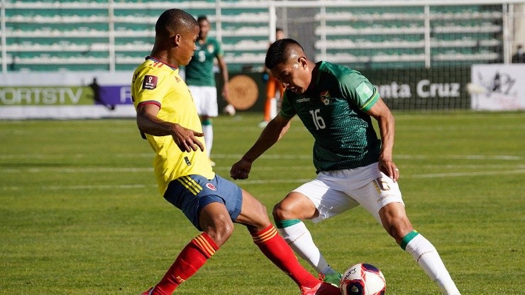 Acción de juego entre Colombia y Bolivia, en La Paz.