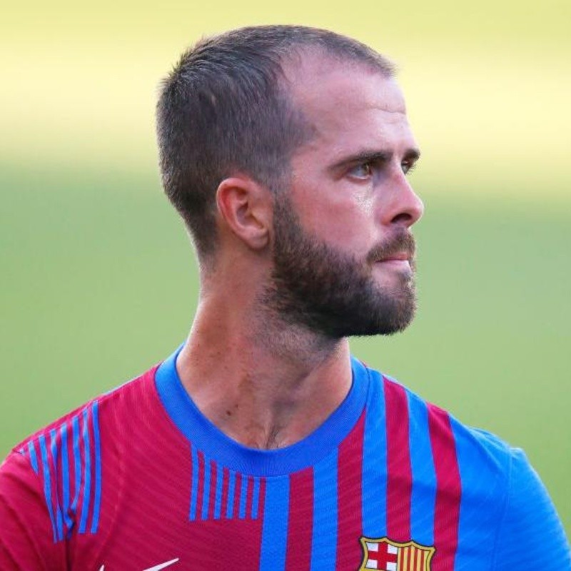 Debandada continua e Pjanic é contratado pelo Besiktas; Barça economizará bolada mensal com saída do bósnio