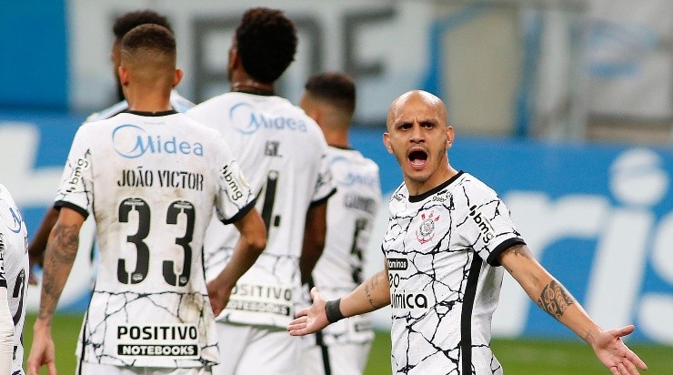 Jogadores do Corinthians em partida contra o Grêmio (Foto: Getty Images)