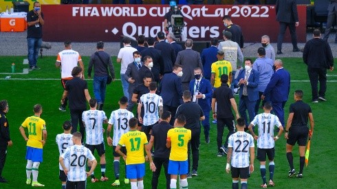 Jogo entre Brasil x Argentina é oficialmente suspenso por decisão de árbitro. (Foto: Marcello Zambrana/AGIF)
