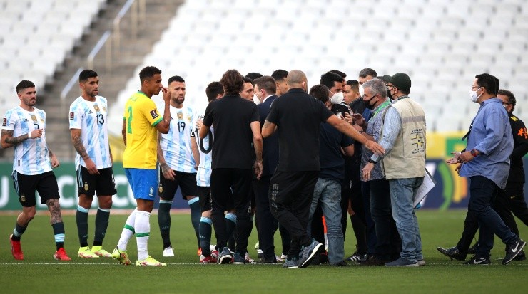 Health officials entered the pitch (Getty).