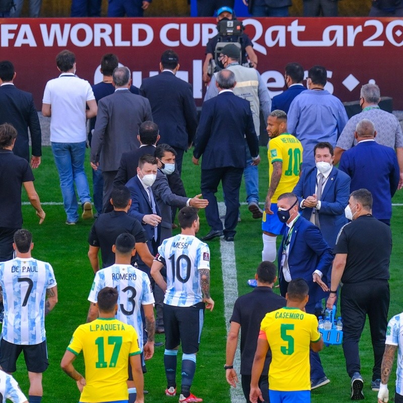 Fifa lamenta jogo suspenso entre Brasil x Argentina e revela que após análise do relatório da partida "uma decisão será tomada no seu devido tempo"