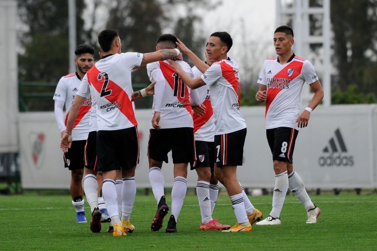 River también marcó 4 goles a Independiente en el último enfrentamiento de Reserva (@RiverPlate)