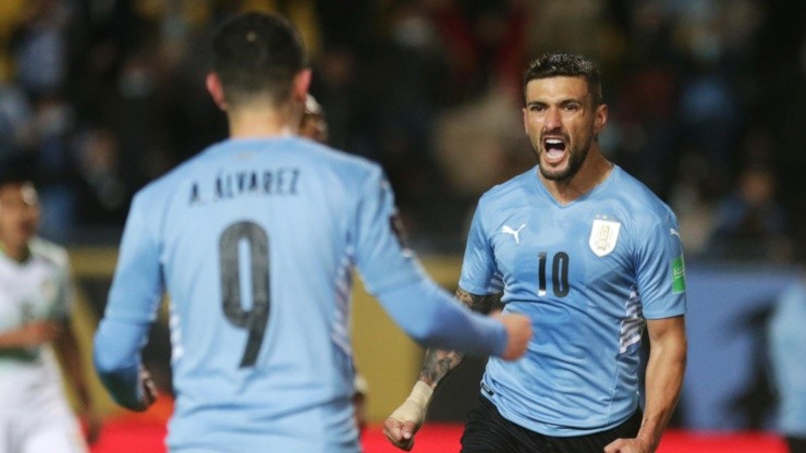 Giorgian De Arrascaeta celebrando su doblete para Uruguay.