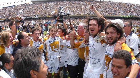 Pumas derrotó a Chivas en los penales de la final del Clausura 2004.