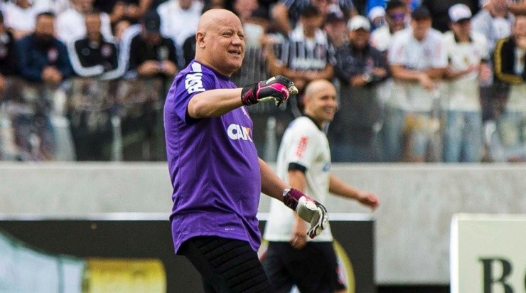 Cássio amplia recorde e salva Corinthians pela quarta vez no ano