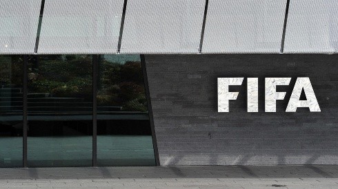 FIFA golpea la mesa y se enfrenta a la Premier League.
