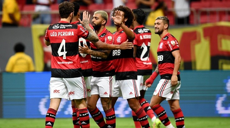 Jogadores do Flamengo comemoram gol (Foto: Getty Images)