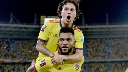 Festejo de gol de Colombia ante Chile.