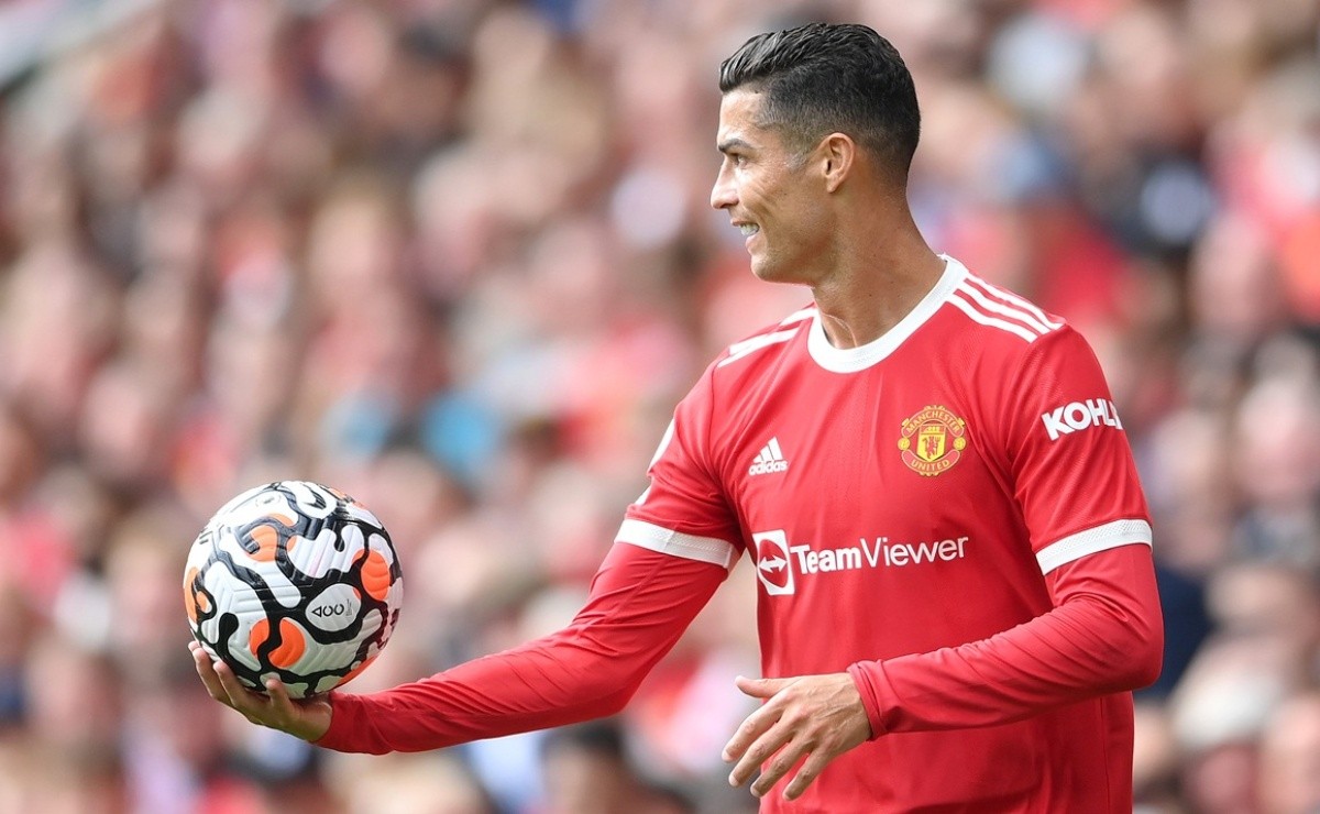 Cristiano Ronaldo brilha em seu retorno e Manchester United goleia  Newcastle pela Premier League - Esporte News Mundo