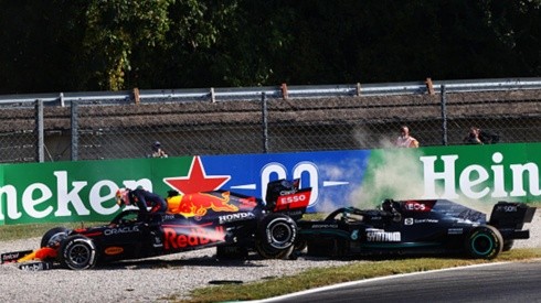 Checo Pérez no sacó todo el provecho del incidente que dejó fuera de carrera a Verstappen y Hamilton