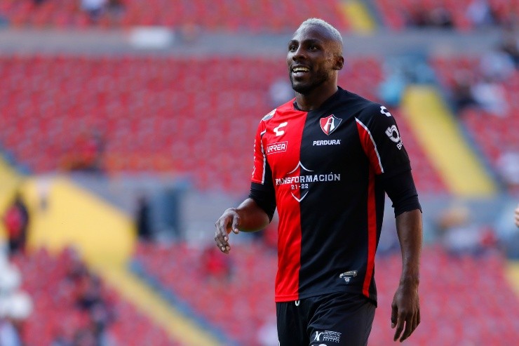 Julián Quiñones en Atlas