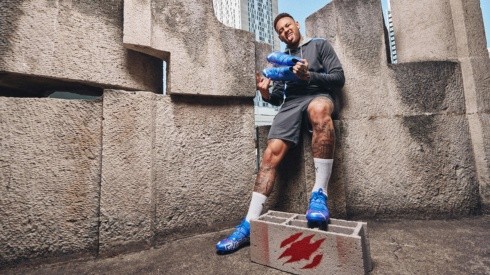 PUMA lanza junto a Neymar sus nuevos botines para “iluminar el juego”