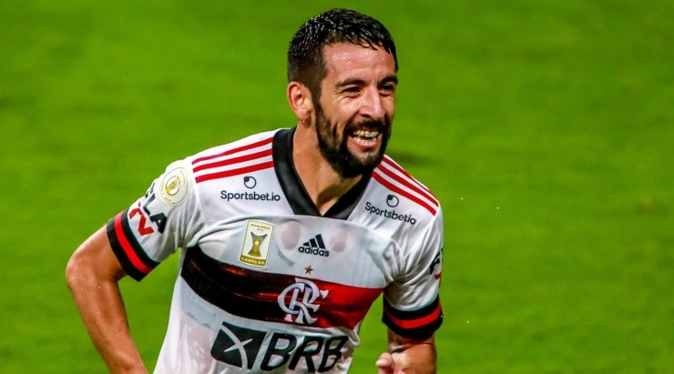 Mauricio Isla, lateral-direito do Flamengo (Foto: Getty Images)