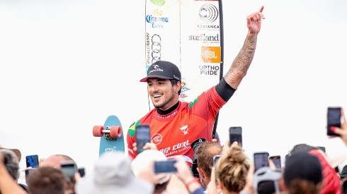 Gabriel Medina vence Filipe Toledo e se torna tricampeão do Circuito Mundial de Surfe (Foto: Getty Images)